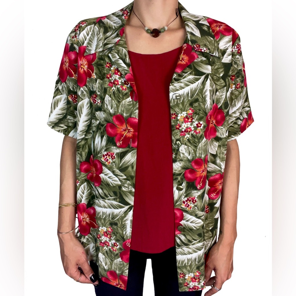 Briggs New York Vintage Red Floral Button Down | Small